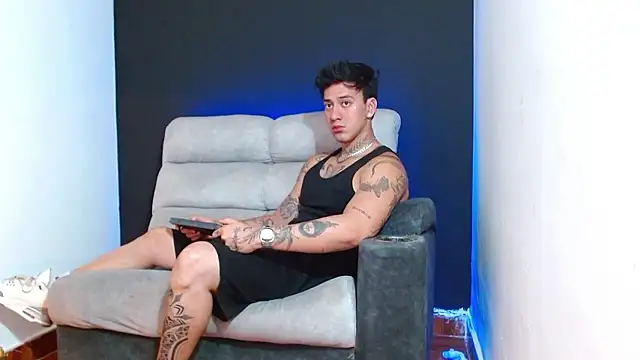 JUSTIN FULLER1 online show from January 8, 2:47 am