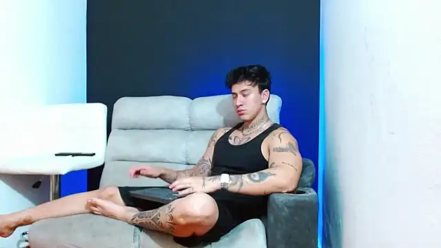 JUSTIN FULLER1 online show from March 27, 2:50 am