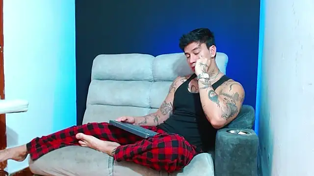JUSTIN FULLER1 online show from June 2, 3:25 pm