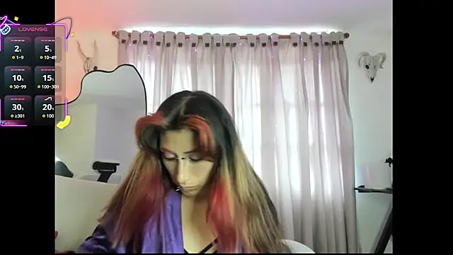 Snapshot of Asterothxznikki chatting on July 1, 6:51 pm Asterothxznikki online show from July 1, 6:51 pm
