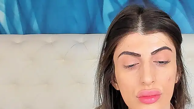 SkinnyDolly online show from May 9, 2:28 am