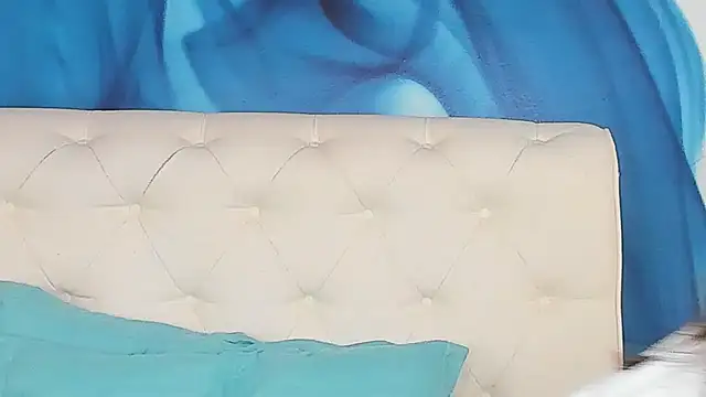 SkinnyDolly online show from May 11, 2:28 am