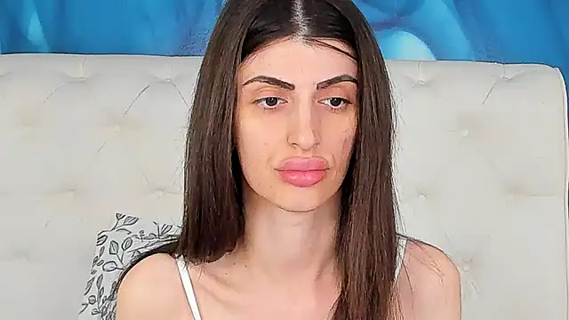 SkinnyDolly online show from May 28, 2:31 am