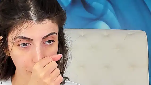 SkinnyDolly online show from May 29, 2:42 am