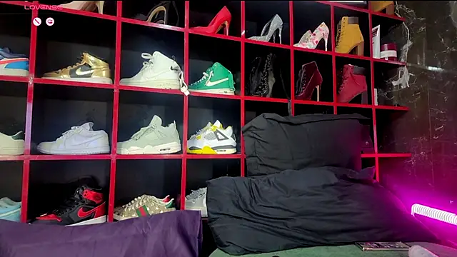 Indianbrownie online show from April 17, 2:14 am