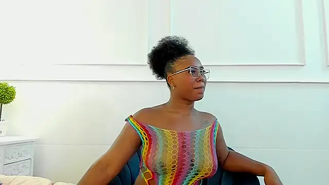 Abril Storm online show from January 29, 5:19 am