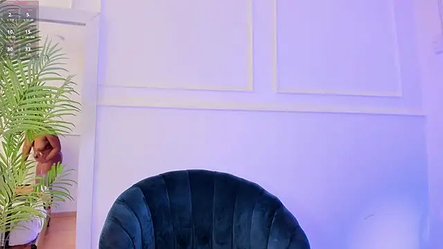 Abril Storm online show from March 8, 9:18 pm