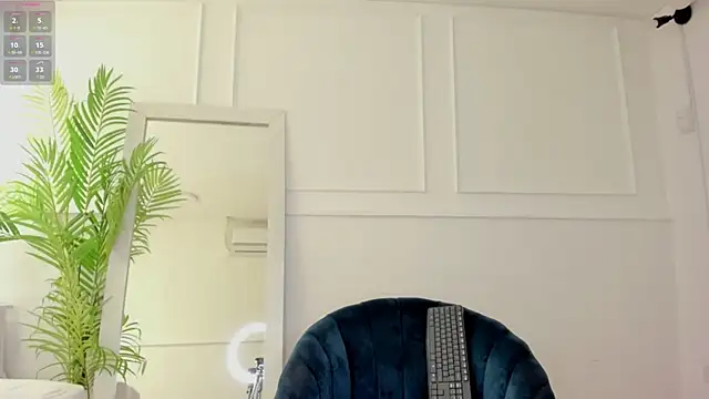 Abril Storm online show from March 12, 8:41 pm