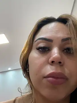 lariic online show from March 14, 11:37 am