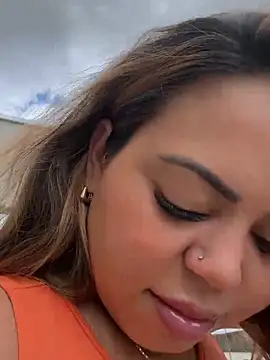 lariic online show from March 25, 3:18 pm