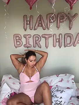 lariic online show from April 7, 6:19 pm