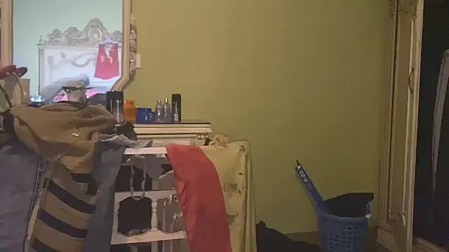 Snapshot of emylolo9 chatting on January 20, 10:15 pm emylolo9 online show from January 20, 10:15 pm