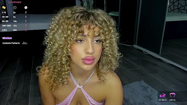 CurlyAnt0 online show from December 22, 9:39 am