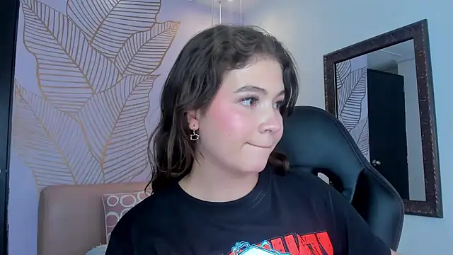 KarenPautt online show from February 3, 8:57 pm