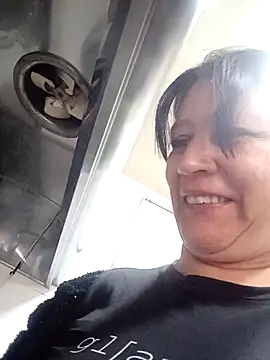 carolina linarez69 online show from October 27, 6:45 pm