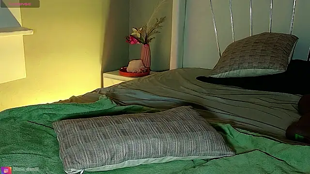 MimiRodriguez online show from March 18, 4:21 pm