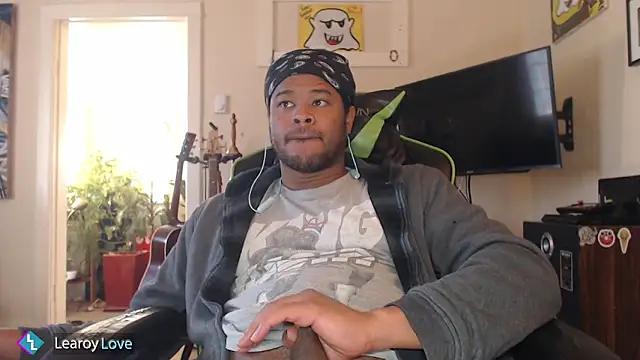 Learoy Love online show from January 17, 10:23 pm