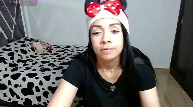 Snapshot of Amber_Lovely chatting on December 18, 1:05 am Amber Lovely online show from December 18, 1:05 am