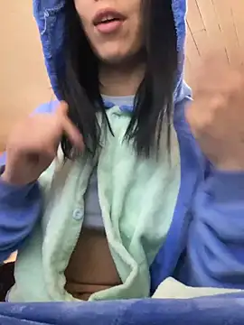 kittyprettybby online show from April 25, 3:09 pm