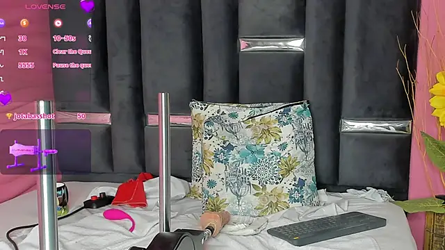 Snapshot of kinky_polar chatting on February 5, 8:11 am kinky polar online show from February 5, 8:11 am