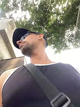 Snapshot of dantedesirexx chatting on January 7, 7:28 pm dantedesirexx online show from January 7, 7:28 pm