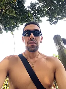 Snapshot of dantedesirexx chatting on January 9, 5:33 pm dantedesirexx online show from January 9, 5:33 pm