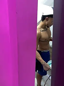 Snapshot of dantedesirexx chatting on January 29, 9:17 pm dantedesirexx online show from January 29, 9:17 pm