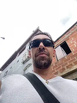 Snapshot of dantedesirexx chatting on February 1, 4:00 pm dantedesirexx online show from February 1, 4:00 pm