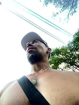 Snapshot of dantedesirexx chatting on February 22, 10:20 pm dantedesirexx online show from February 22, 10:20 pm