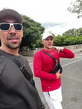 Snapshot of dantedesirexx chatting on March 6, 7:32 pm dantedesirexx online show from March 6, 7:32 pm