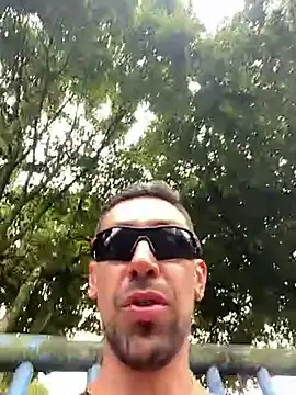 Snapshot of dantedesirexx chatting on March 7, 7:05 pm dantedesirexx online show from March 7, 7:05 pm