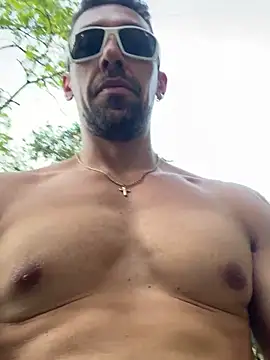 Snapshot of dantedesirexx chatting on March 22, 4:45 am dantedesirexx online show from March 22, 4:45 am