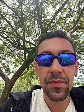 Snapshot of dantedesirexx chatting on October 2, 4:36 pm dantedesirexx online show from October 2, 4:36 pm