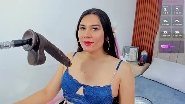 Snapshot of caroline_jensen18 chatting on October 17, 12:30 pm caroline jensen18 online show from October 17, 12:30 pm
