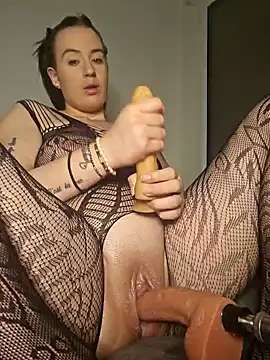 Snapshot of lindsay_33off chatting on February 3, 9:19 am lindsay 33off online show from February 3, 9:19 am