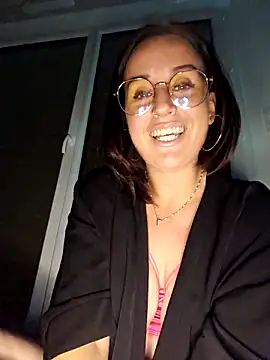 Snapshot of lindsay_33off chatting on September 22, 9:06 pm lindsay 33off online show from September 22, 9:06 pm