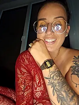 Snapshot of lindsay_33off chatting on October 6, 8:39 pm lindsay 33off online show from October 6, 8:39 pm