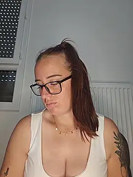 Snapshot of lindsay_33off chatting on June 20, 7:44 am lindsay 33off online show from June 20, 7:44 am