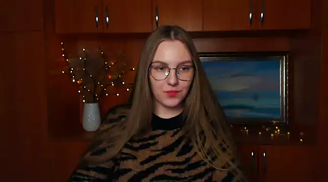 Snapshot of _AlMamiyy_ chatting on December 13, 5:43 pm  AlMamiyy  online show from December 13, 5:43 pm