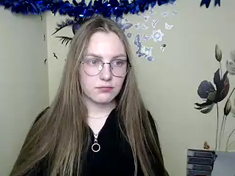 Snapshot of _AlMamiyy_ chatting on December 24, 9:22 pm  AlMamiyy  online show from December 24, 9:22 pm