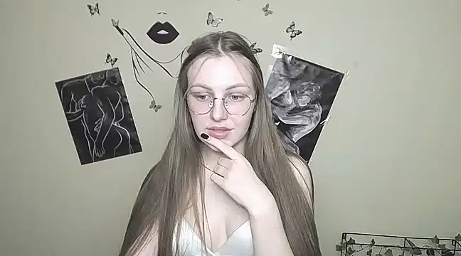 Snapshot of _AlMamiyy_ chatting on March 6, 4:49 pm  AlMamiyy  online show from March 6, 4:49 pm