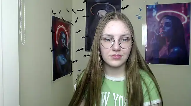 Snapshot of _AlMamiyy_ chatting on March 15, 10:57 am  AlMamiyy  online show from March 15, 10:57 am