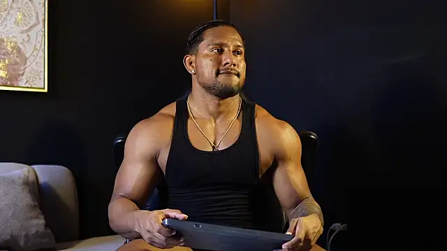 CallumMuscle online show from April 4, 8:28 pm