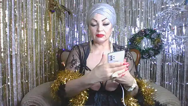 Snapshot of Izabella_gold chatting on December 28, 12:45 pm Izabella gold online show from December 28, 12:45 pm