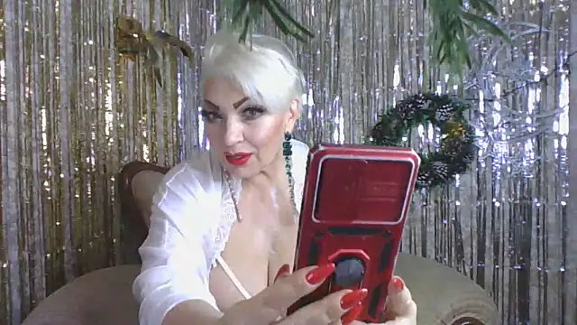Snapshot of Izabella_gold chatting on December 31, 8:12 pm Izabella gold online show from December 31, 8:12 pm
