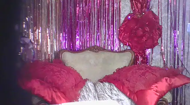Snapshot of Izabella_gold chatting on March 2, 4:50 am Izabella gold online show from March 2, 4:50 am