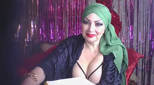 Snapshot of Izabella_gold chatting on March 4, 4:38 am Izabella gold online show from March 4, 4:38 am