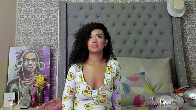 evafoxs online show from December 11, 4:28 am