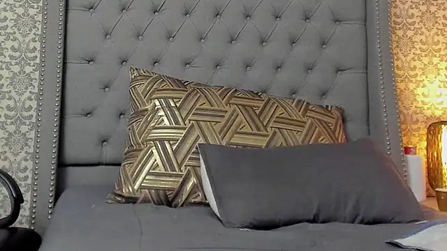 evafoxs online show from March 13, 7:28 pm