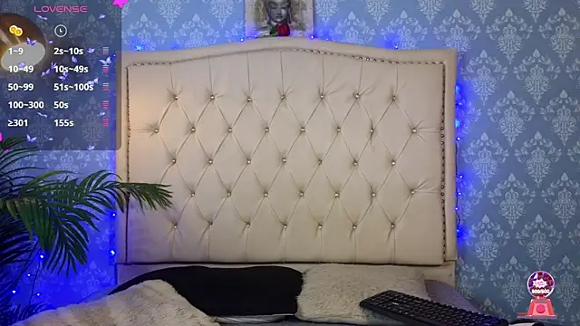 evafoxs online show from September 16, 9:38 pm